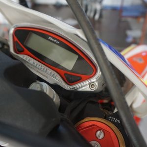 BETA RR-RACING-XTRAINER SPEEDO PROTECTOR for 2020-2025 Models Silver