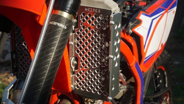 BETA RR-RACING RADIATOR GUARD SILVER 2020-2023 MODELS 2T/4T
